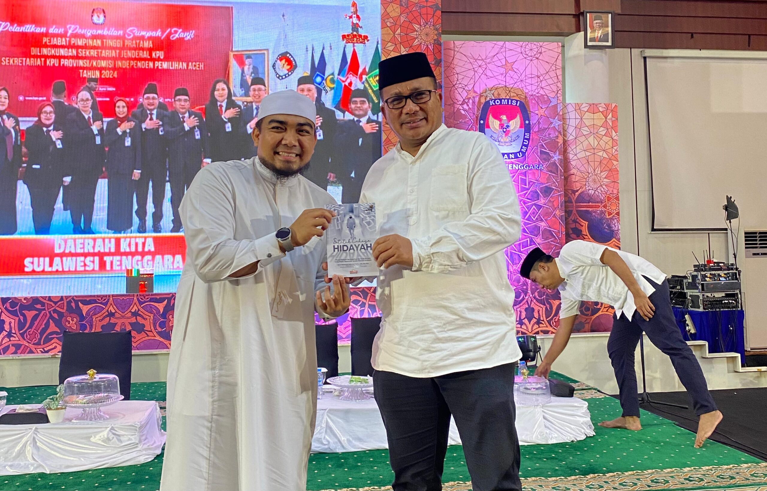 Gelar Tabligh Akbar dan Doa Bersama, KPU Sultra Ajak Masyarakat Sukseskan Pilkada 6 IMG 20240916 WA0104 scaled