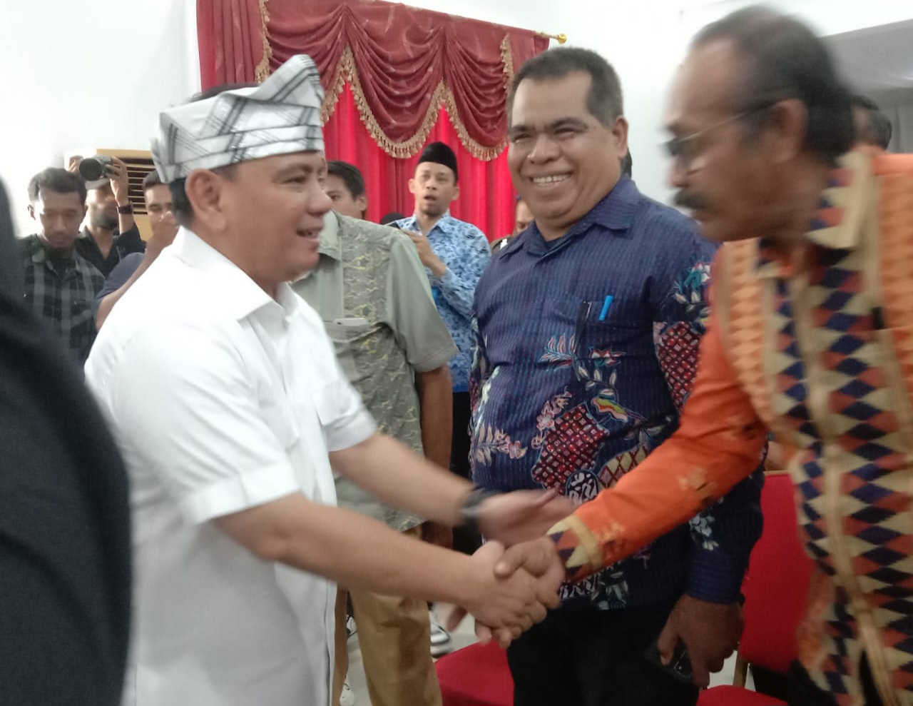 Kunjungi Muna, Pj Gubernur Sultra Bawa Bantuan Untuk Petani dan Ajak ASN Jaga Netralitas di Pilkada 2 IMG 20241017 WA0095