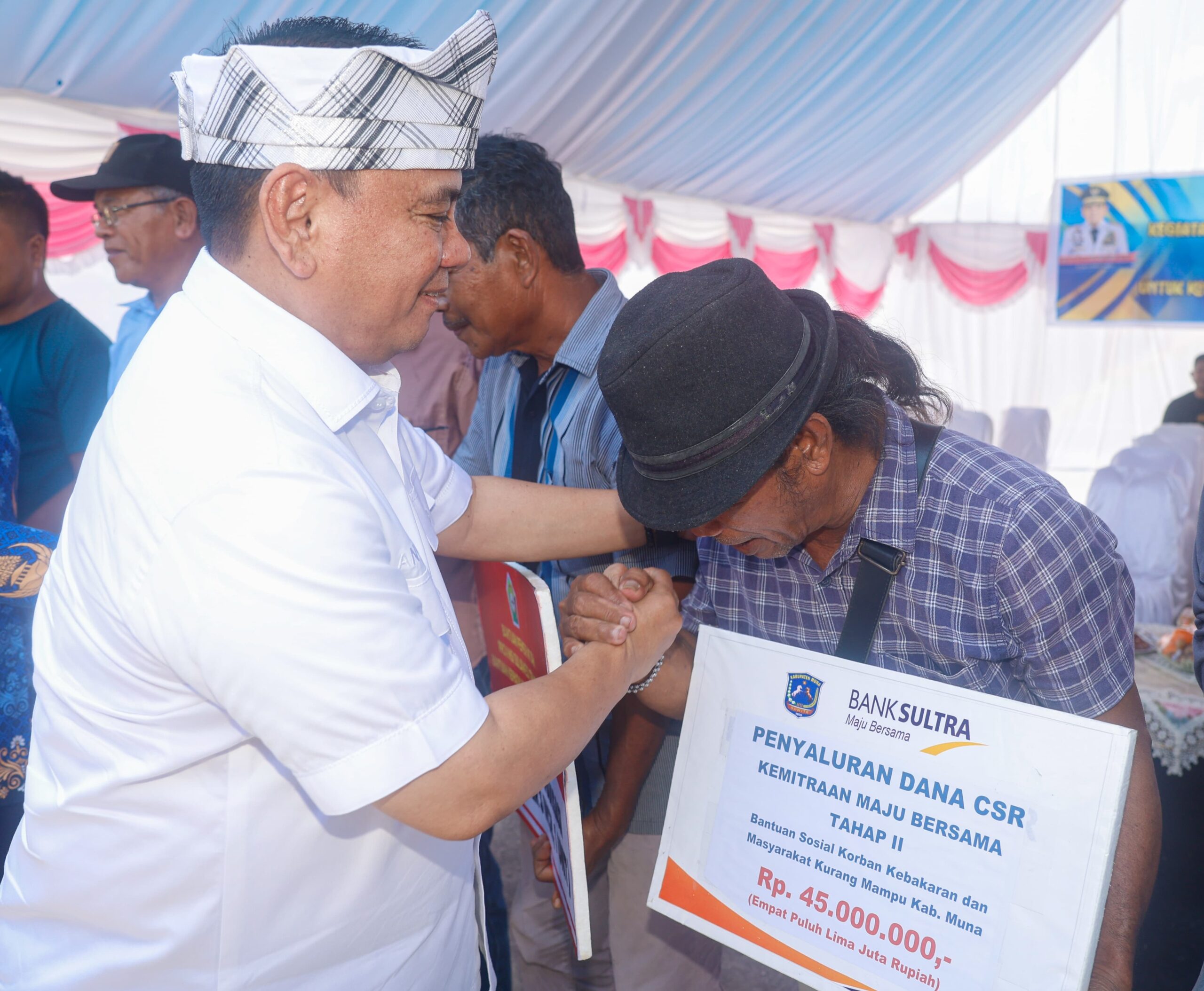 Selain Ajak ASN Jaga Netralitas, Pj Gubernur Sultra Salurkan Bantuan dan Tinjau Gerakan Pasar Murah di Muna 4 IMG 20241018 WA0022 scaled