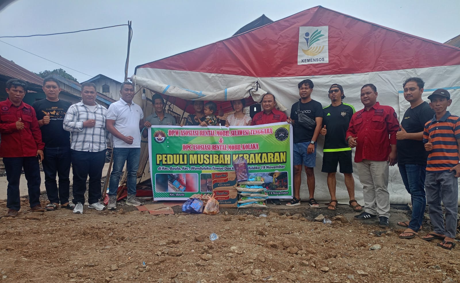 ARM Sultra DPC Kolaka Salurkan Bantuan untuk Korban Kebakaran di Tiga Titik di Kabupaten Kolaka 2 IMG 20250126 WA0015