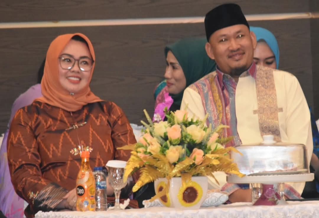 DPRD Kota Kendari Tetapkan Siska Karina Imran-Sudirman sebagai Wali Kota dan Wakil Wali Kota Terpilih 4 FB IMG 1739088508624