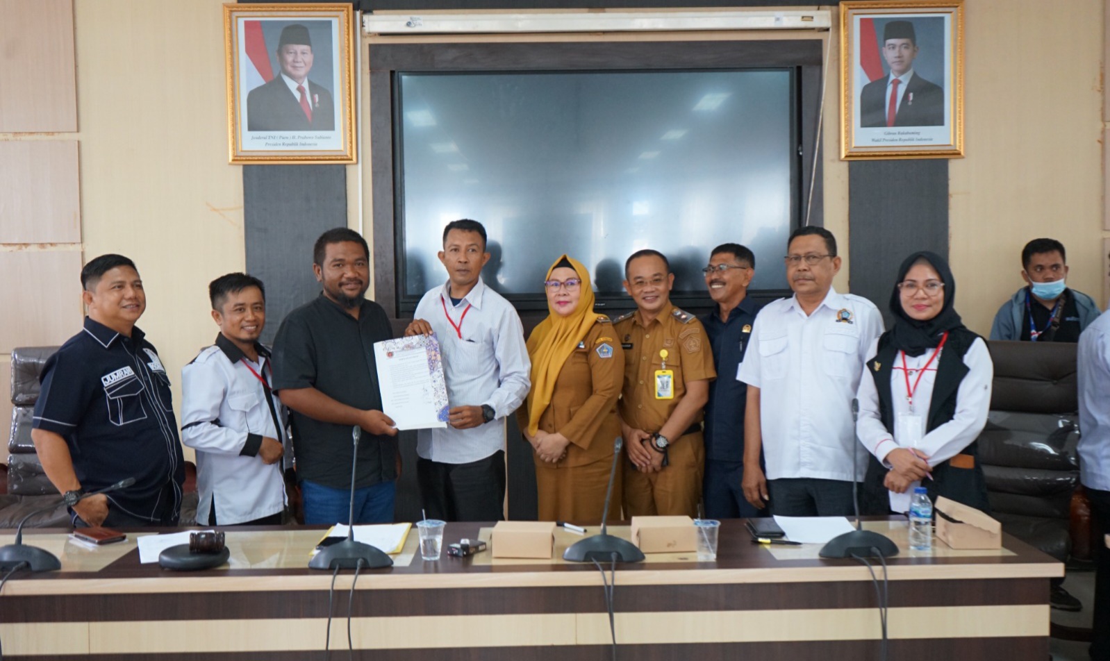 Ratusan Tenaga Honorer Geruduk DPRD Kota Kendari, Tuntut Pengangkatan sebagai PPPK 5 IMG 20250204 WA0014