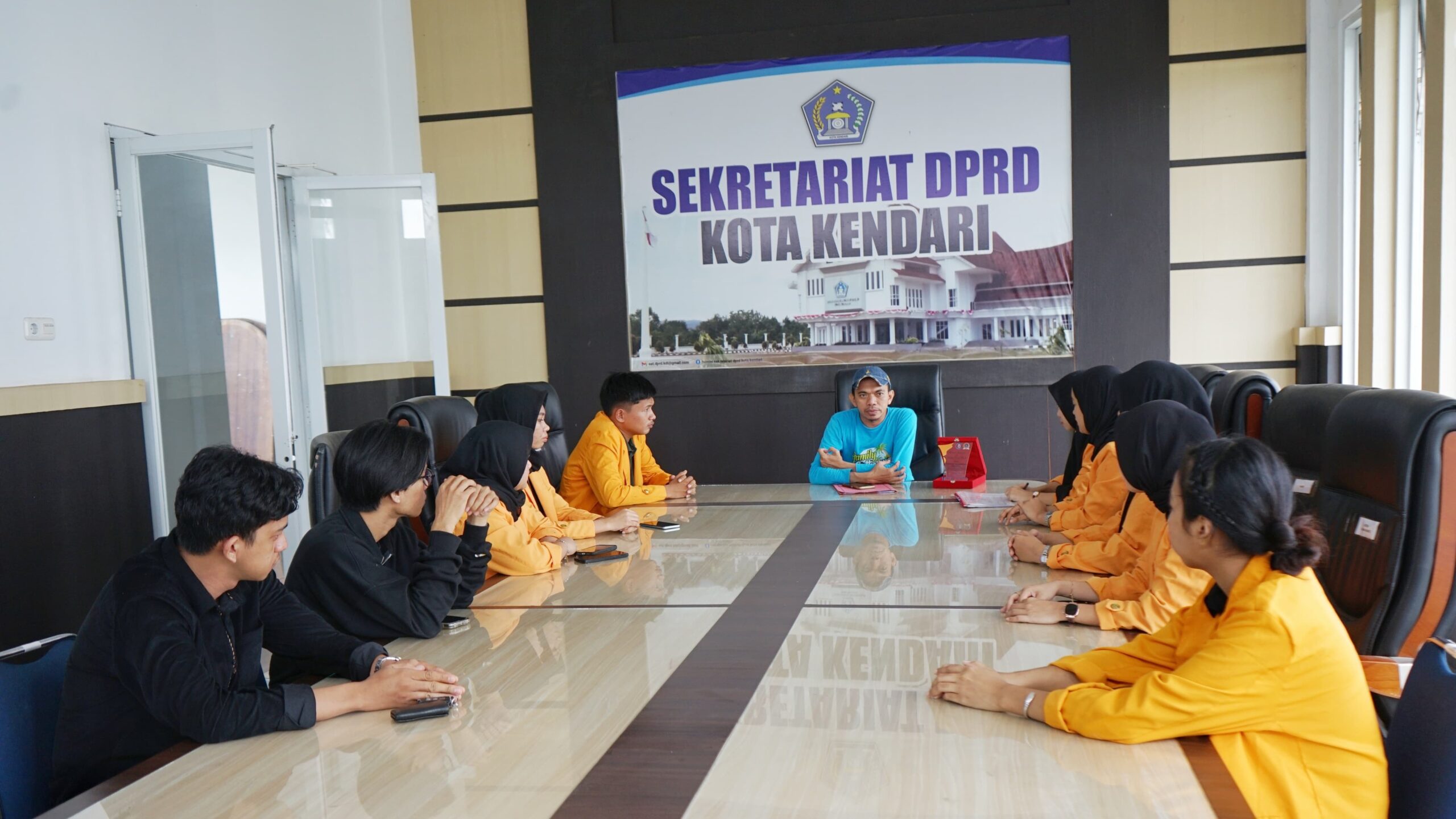 Sekretariat DPRD Kota Kendari Apresiasi Mahasiswa Magang FISIP UHO: Belajar, Berkarya, dan Berkontribusi 2 IMG 20250223 WA0004 scaled