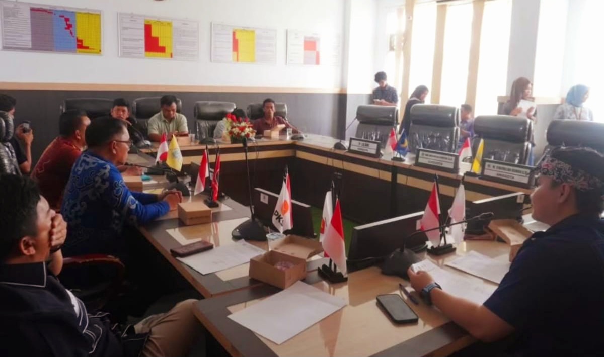 Komisi II DPRD Kota Kendari Tegaskan Tanggung Jawab Pengelola Pasar Sentral dalam Keselamatan Pengunjung 3 IMG 20250225 WA0047