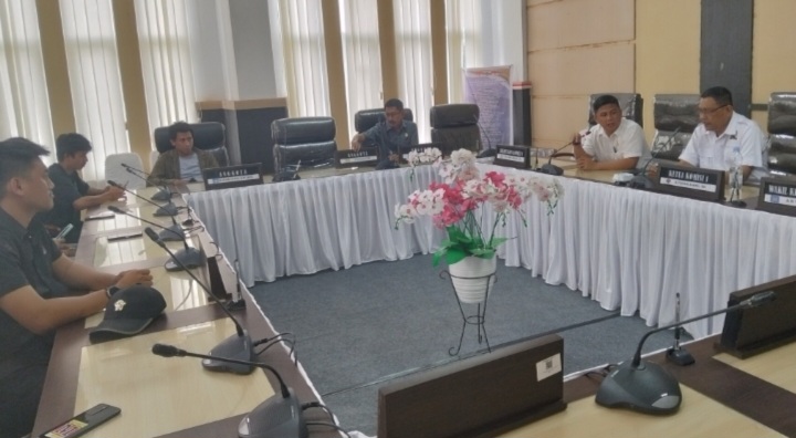 DPRD Kota Kendari Soroti Manajemen dan Pelayanan PDAM Tirta Anoa Setelah Terima Aspirasi AMPAS Sultra 2 IMG 20250225 182834