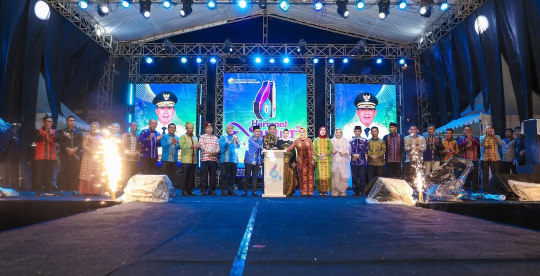 Harmoni Sultra 2025 Resmi Ditutup, Wagub Hugua: Semangat Kebersamaan Jadi Energi Baru Membangun Sultra 3 FB IMG 1746685874325