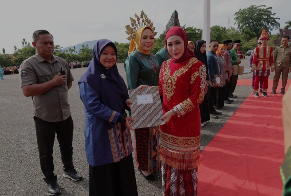 Hardiknas 2025, Bupati Ikbar Serahkan Penghargaan untuk Sekolah Kreatif dan Guru Inspiratif di Konut 3 Screenshot 20250503 073941 Samsung Internet