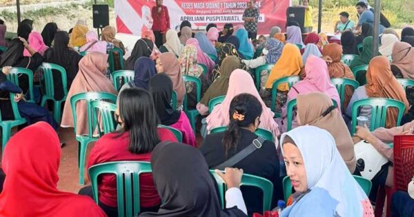 Serap Aspirasi Warga Mandonga, Apriliani Janji Perjuangkan PKH, Beasiswa, dan Keamanan Lingkungan 3 PSX 20231028 100251