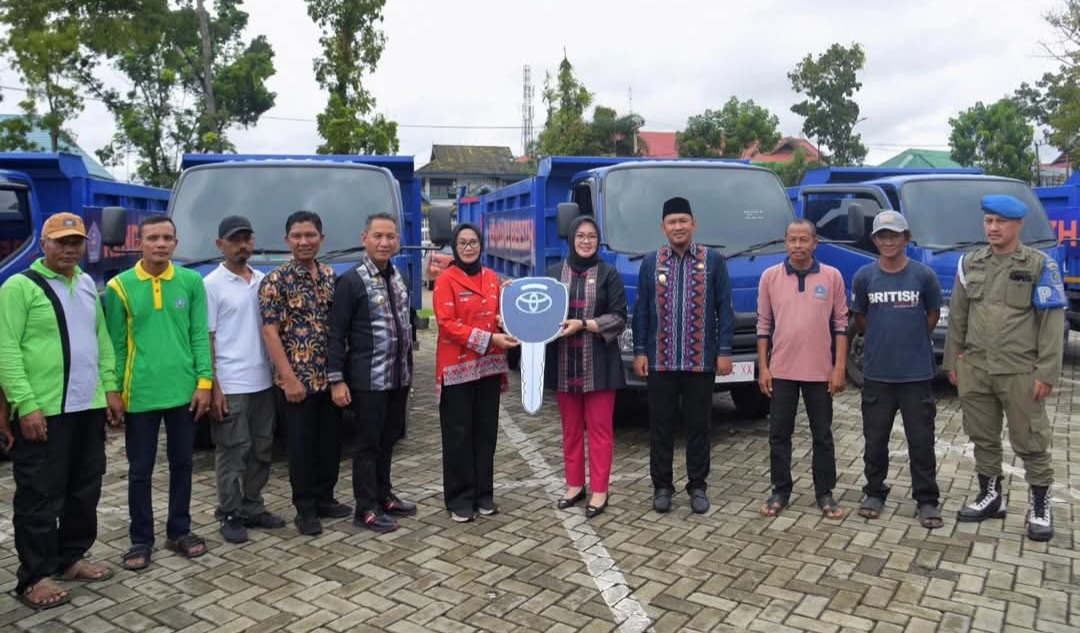 Dukung Penanganan Sampah, DPRD Kota Kendari: Langkah Konkret Wali Kota Serahkan 6 Mobil ke DLHK 2 FB IMG 1751598161282