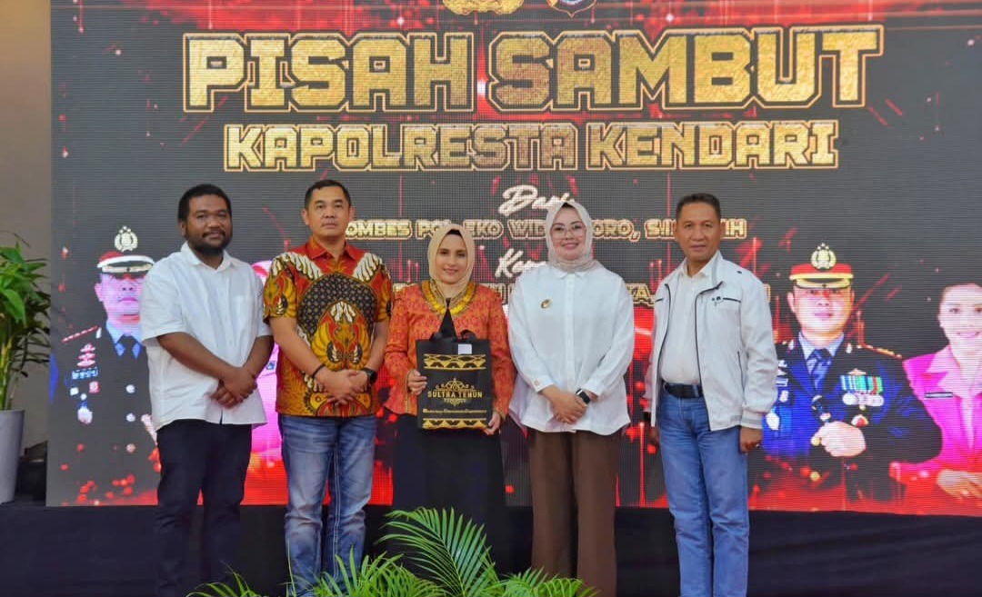 Estafet Kepemimpinan Kapolresta, Ketua DPRD Kota Kendari: Mari Jaga Daerah Ini Bersama-sama 2 FB IMG 1751702128269