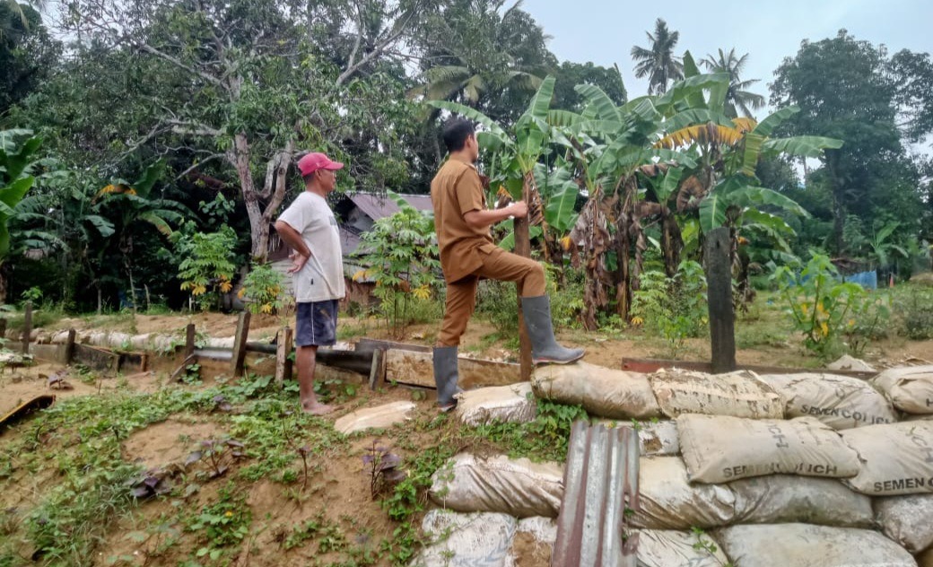 Cegah Banjir dan DBD, Camat Puuwatu Rutin Bersihkan Drainase dan Gratiskan Layanan Kesehatan 4 IMG 20250703 WA0005