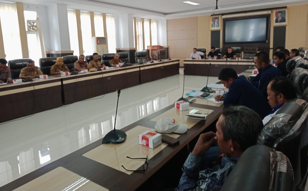 Keluhkan Rumah Retak dan Banjir, DPRD Kota Kendari Panggil Pengembang BTN Margahayu 3 IMG 20250707 WA0043