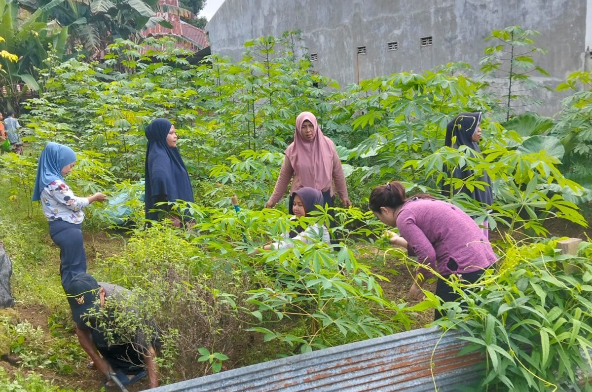Optimalkan Pekarangan Warga, Camat Puuwatu Libatkan RT/RW dan Lurah Benahi Titik Pantau Kota Sehat 2025 3 IMG 20250712 WA0047