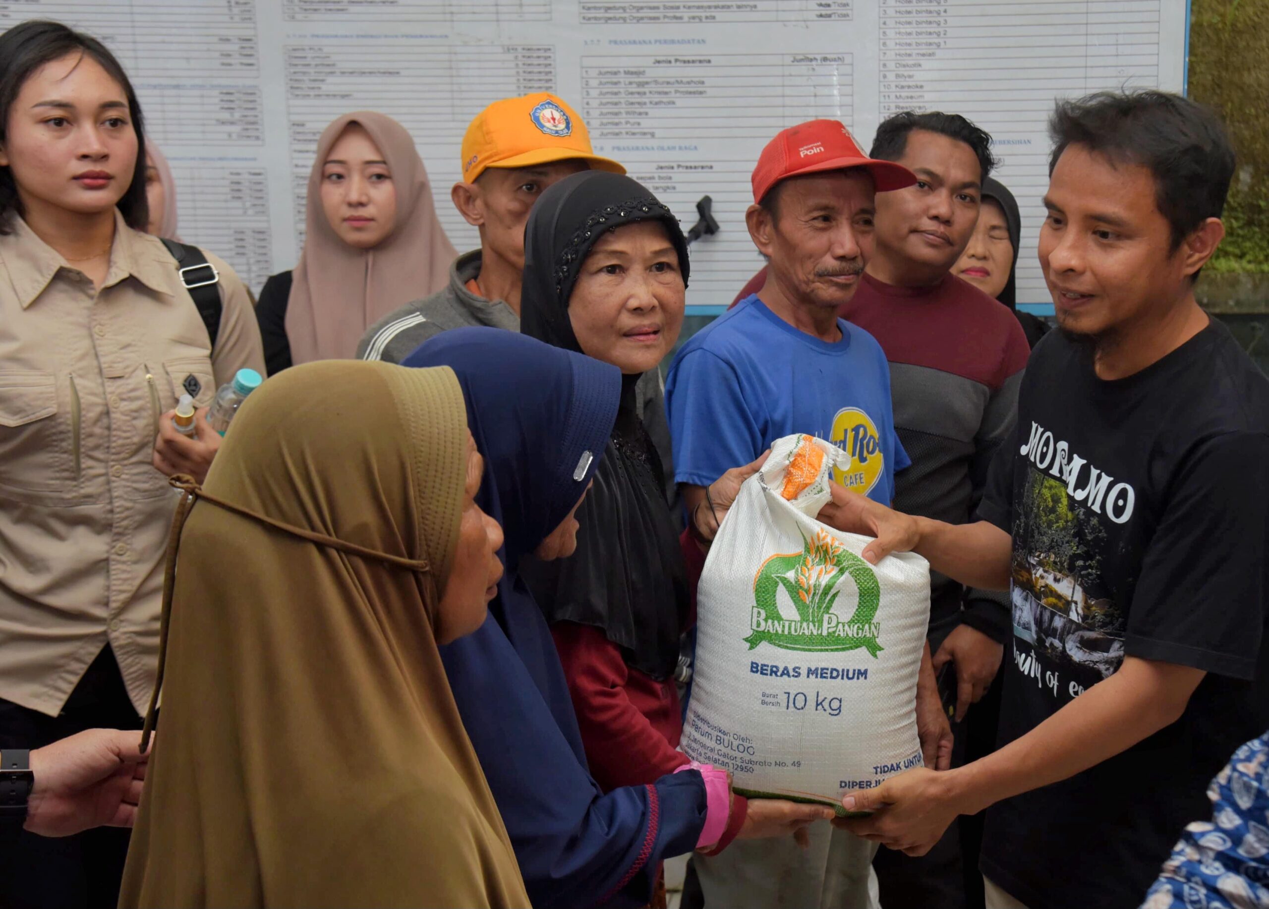 Sisihkan Gaji untuk Baznas, Kecamatan Puuwatu Raih Juara I Unit Pengumpul Zakat Terbanyak se-Kota Kendari 2 IMG 20250722 WA00231 1 scaled