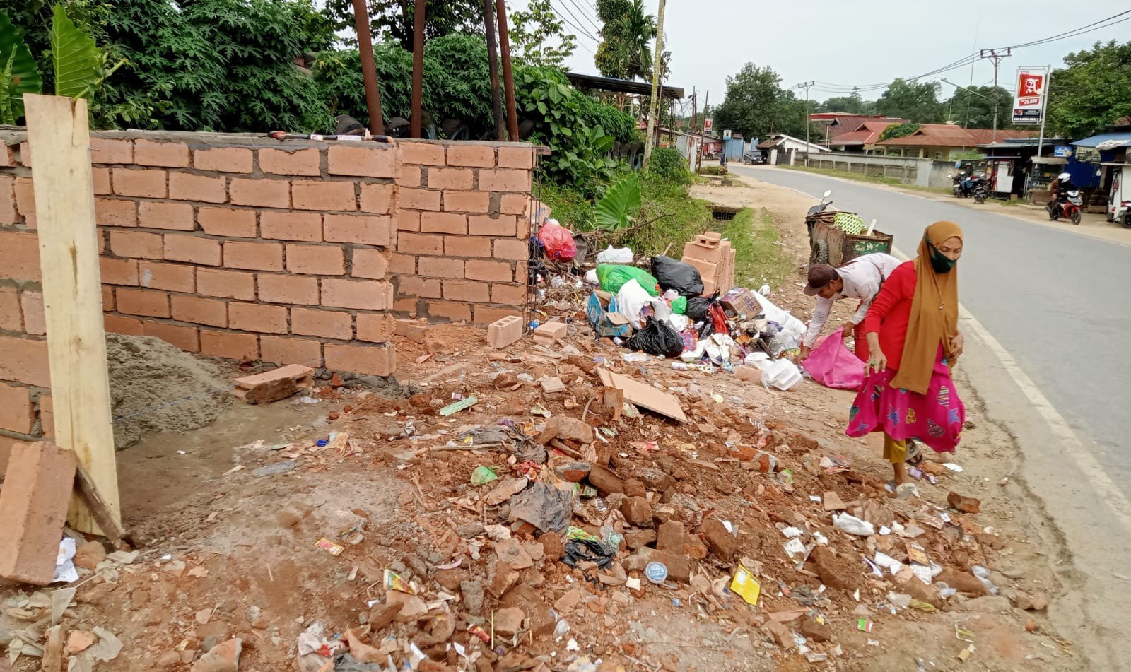 Bangun Dua Unit TPS, Camat Puuwatu Apresiasi Kepedulian PT Carsurin Tbk 2 IMG 20250724 WA0030