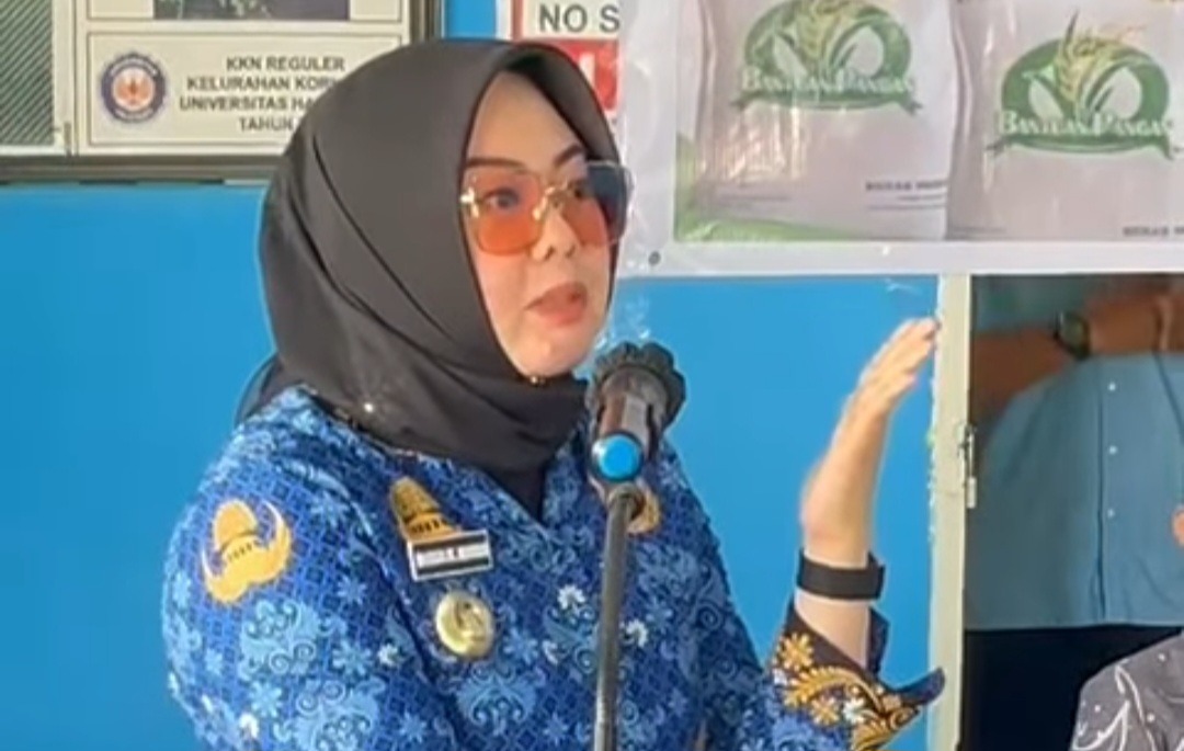 Wali Kota Kendari Salurkan Bantuan Beras CBP 2025 dan Ajak Warga Kembangkan Pangan Mandiri dari Pekarangan 3 Screenshot 20250720 160259 Facebook