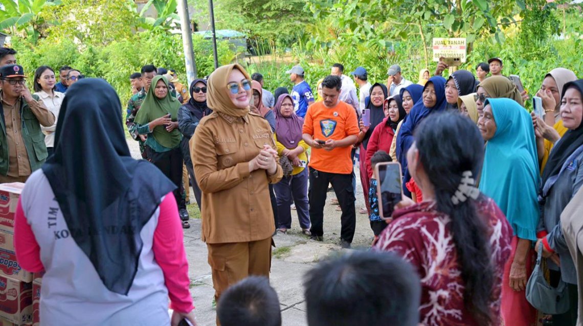Wali Kota Kendari Turun ke Lokasi Banjir, Siska: Pemerintah Harus Hadir di Tengah Warga 3 IMG 20260511 WA0332 1140x759 1