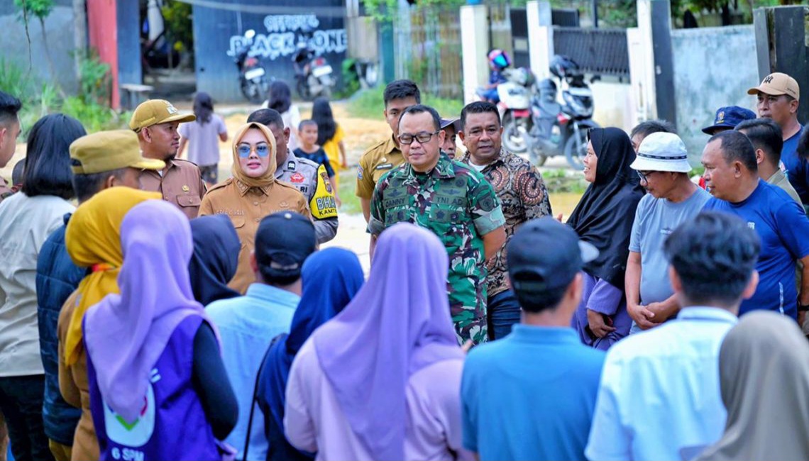 Wali Kota Kendari Turun ke Lokasi Banjir, Siska: Pemerintah Harus Hadir di Tengah Warga 4 IMG 20260511 WA0340 1140x759 1