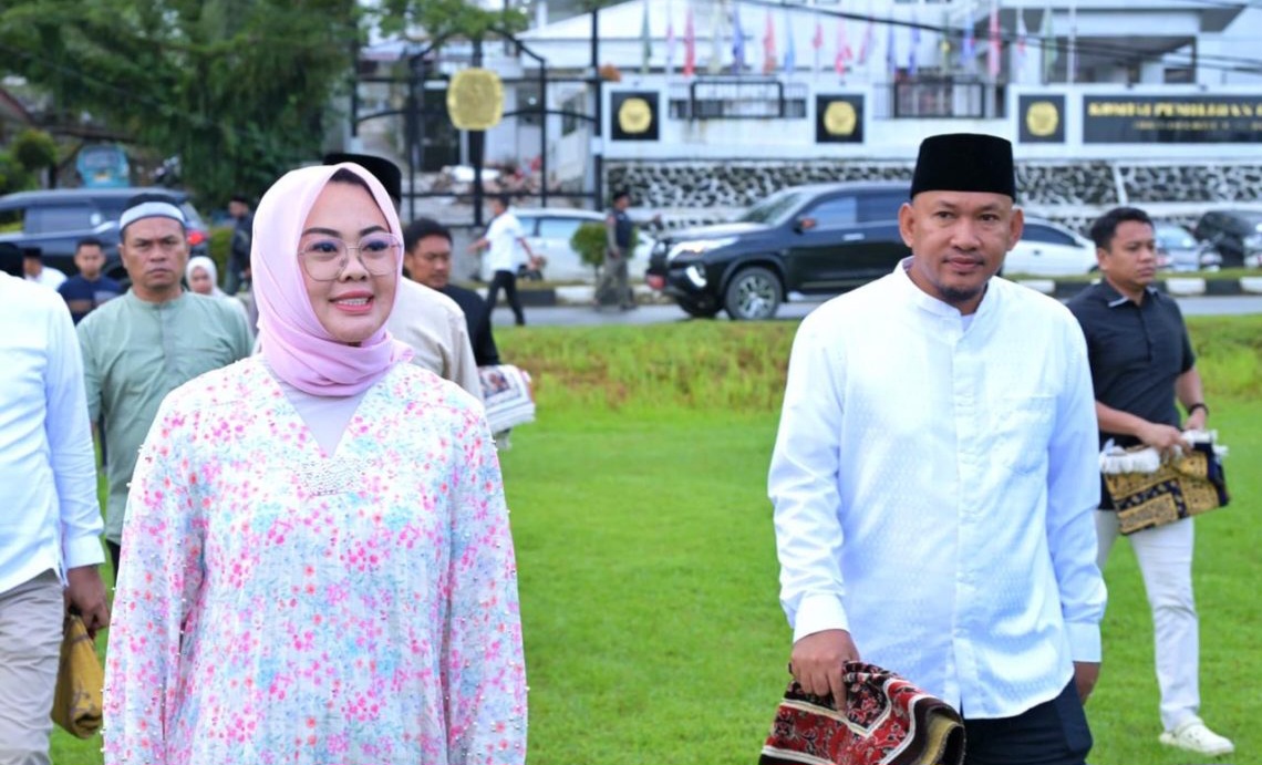 Ribuan Warga Salat Id di Puuwatu, Siska Ajak Perkuat Solidaritas Lewat Kurban 4 a12a6b40 e76e 4a57 9e9d a3bfe76dd09d 1 1140x939 1