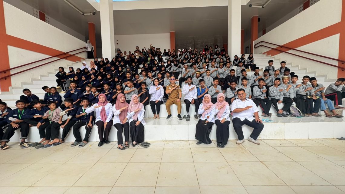 Kadis Kominfo Sahuriyanto Ingatkan Siswa Sekolah Rakyat Bijak Bermedia Sosial 4 IMG 20260810 WA0141 1140x641 1
