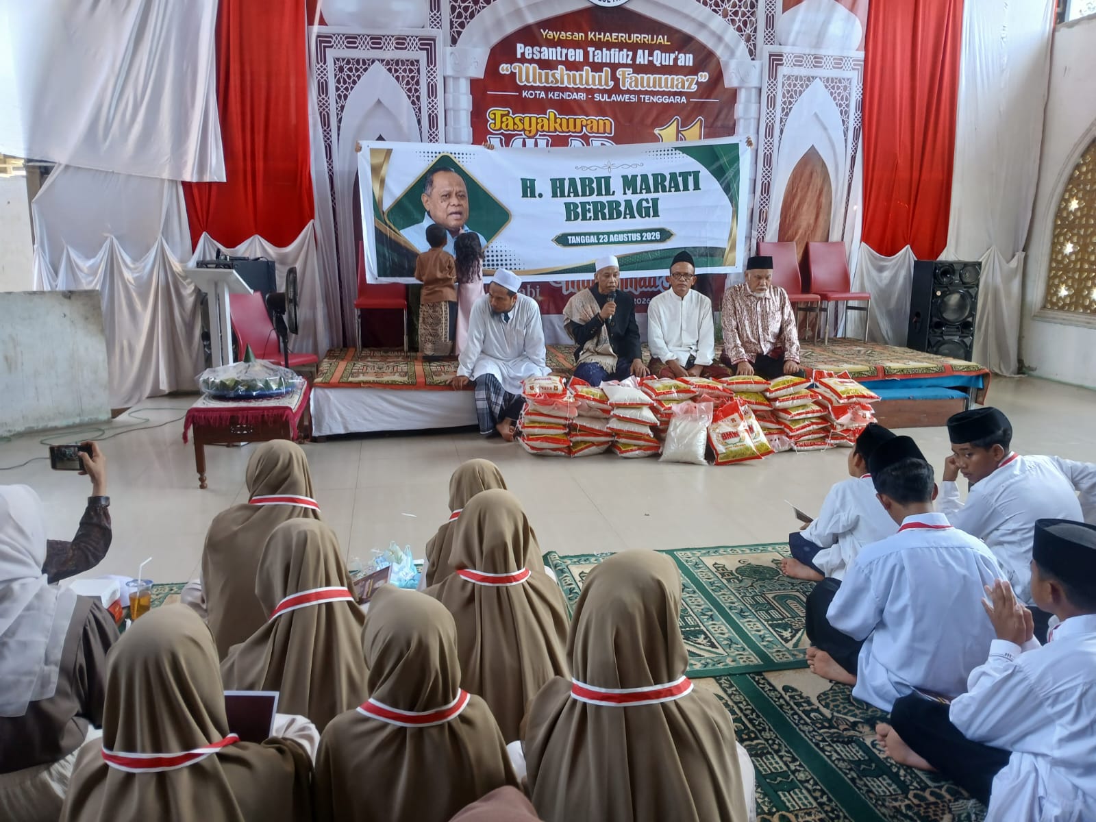 Habil Marati Kembali Berbagi, 2,5 Ton Beras Disalurkan untuk Warga Kendari 2 IMG 20260831 WA0055