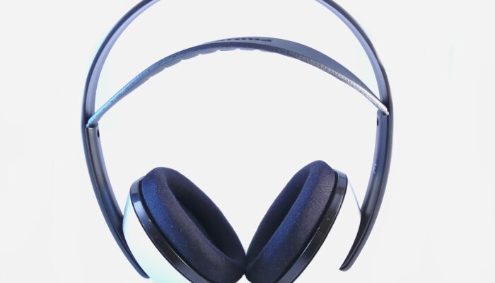 headphones 15600 1280